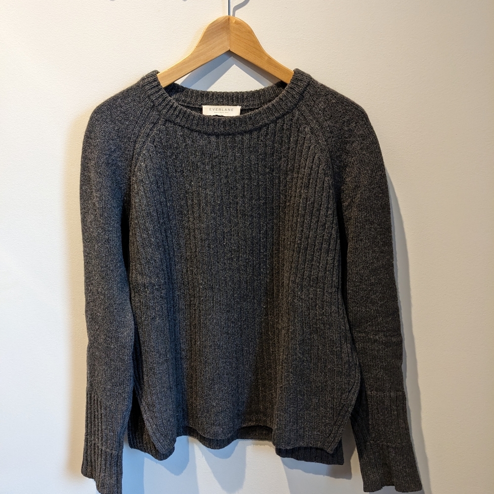 Everlane wool cashmere split seam sweater charcoal gray, small
